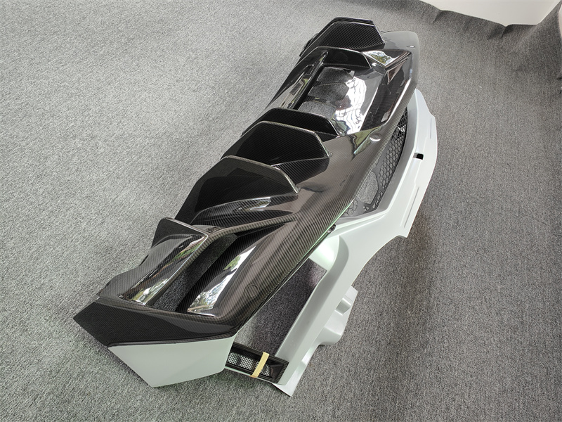Model Kit Lamborghini - New Half Carbon Fiber Rear Bumper